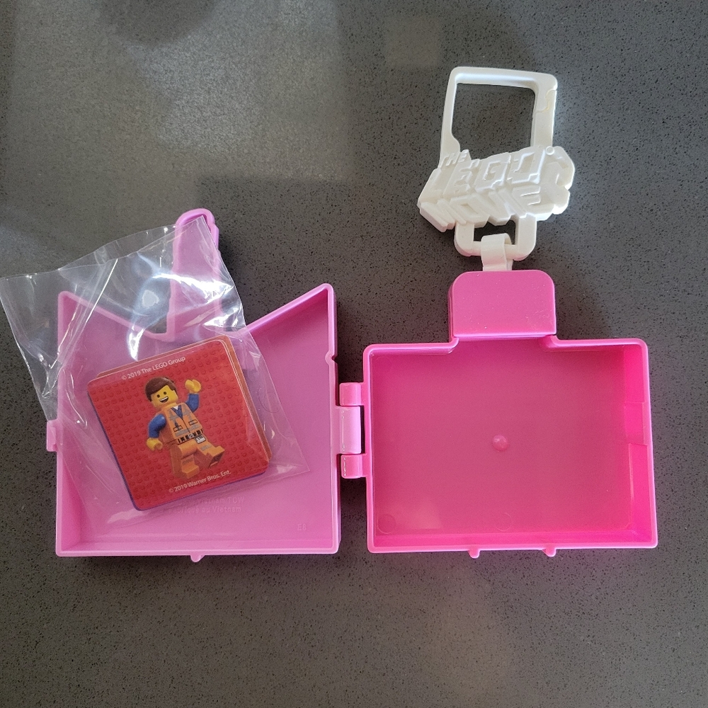 The Lego Movie 2 McDonald's Unikitty Keychain/Game From 2019 - Picture 4 of 6
